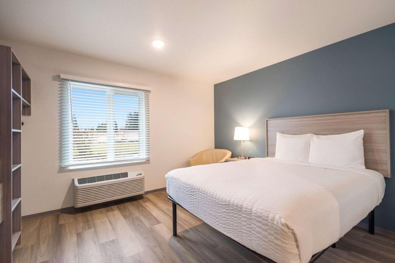 King Room with Accessible Tub and Sofabed - Accessible/Non Smoking at WoodSpring Suites Portland Vancouver