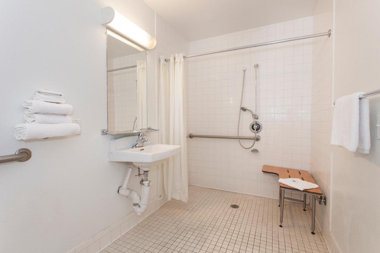 | Motel 6 Sacremento, Ca - Downton