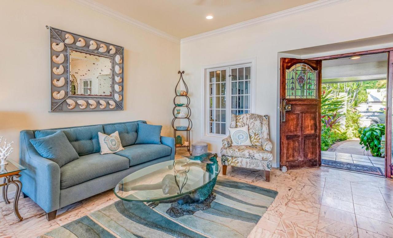  | Lahaina Oceanfront Estate