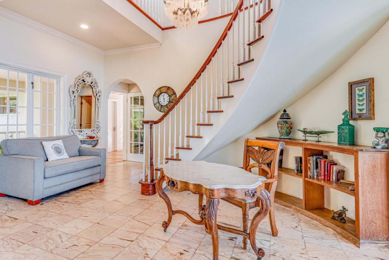  | Lahaina Oceanfront Estate