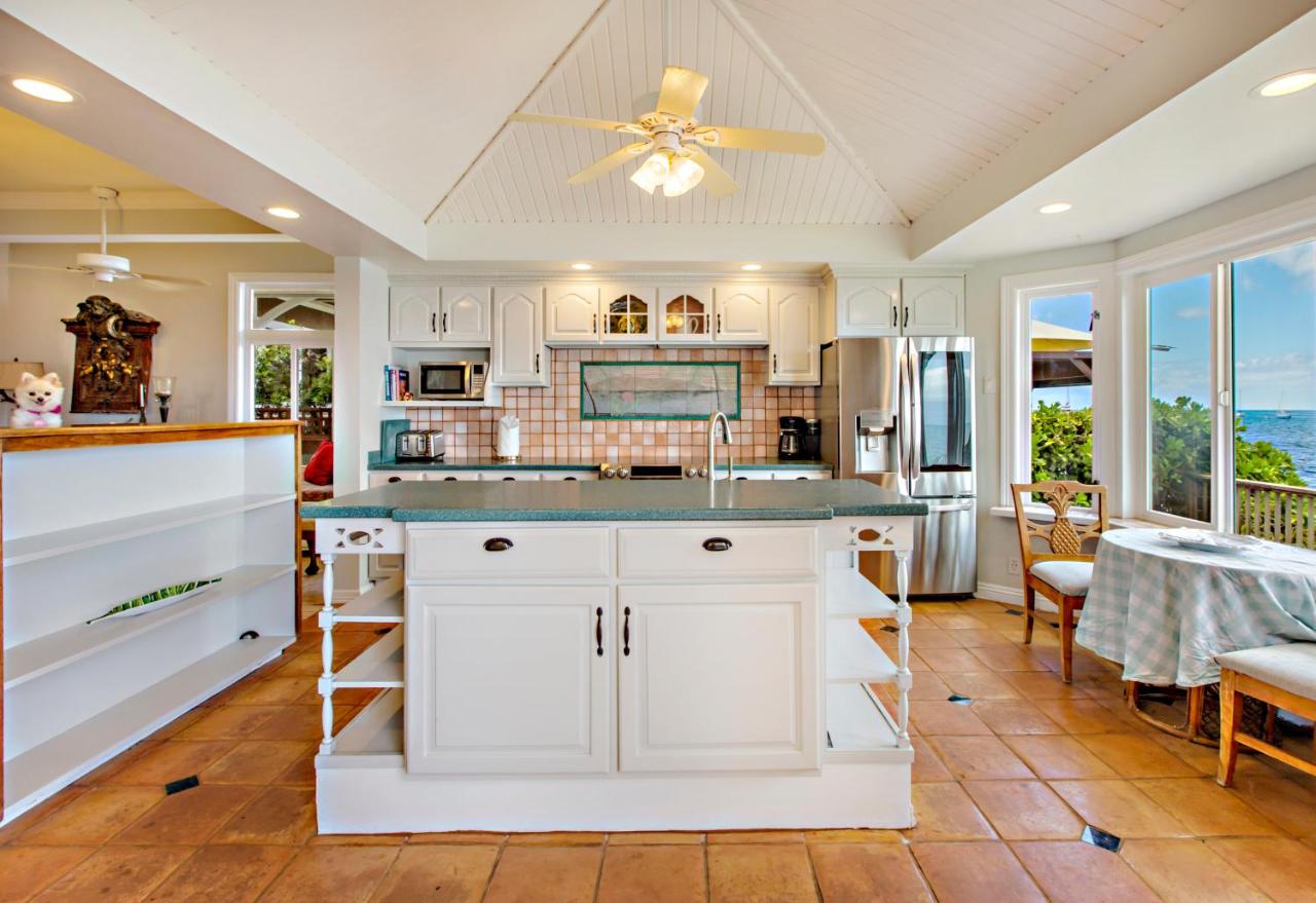  | Lahaina Oceanfront Estate