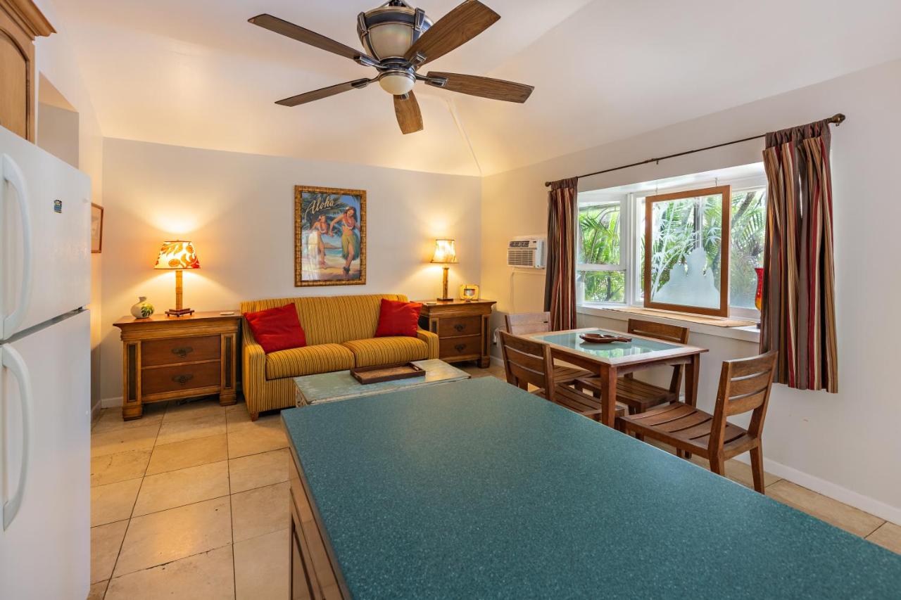  | Lahaina Oceanfront Estate