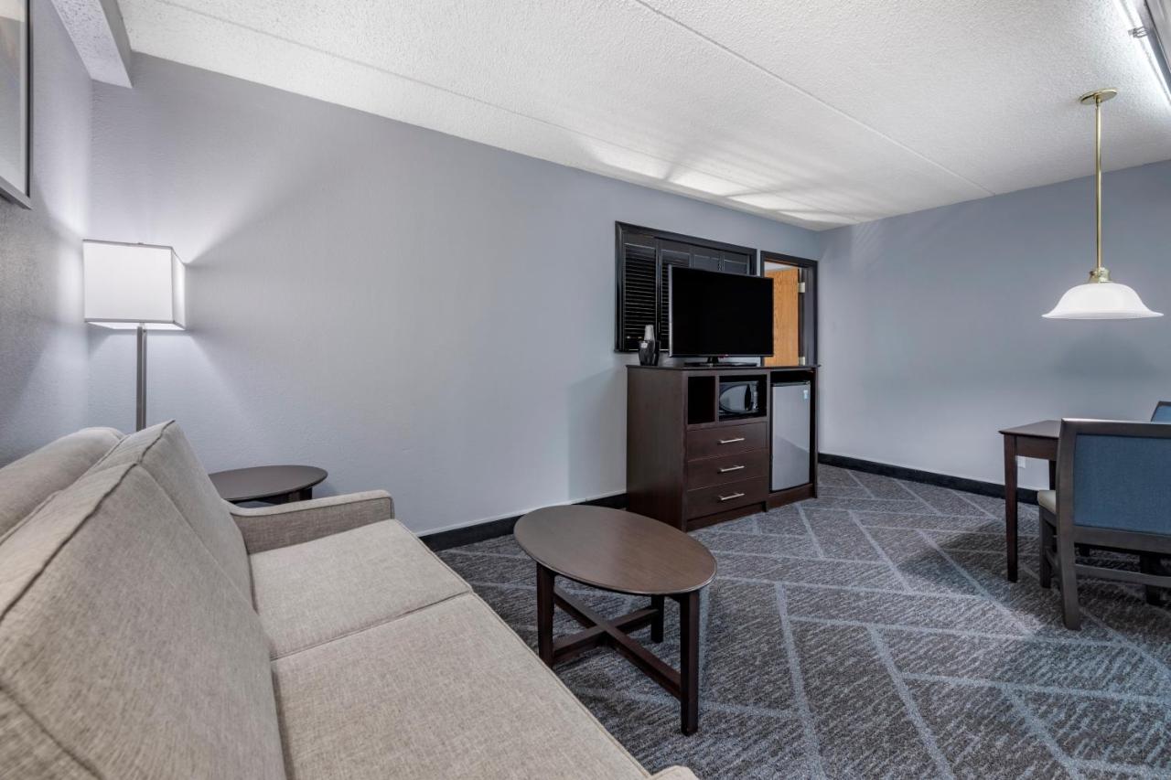 Two-Room King Suite with Sofa Bed at Best Western Bloomington Edina - Minneapolis