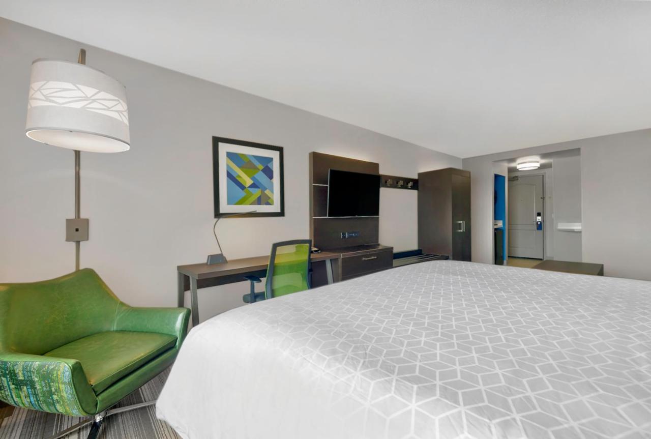  | Holiday Inn Express Hotel & Suites Kansas City - Grandview
