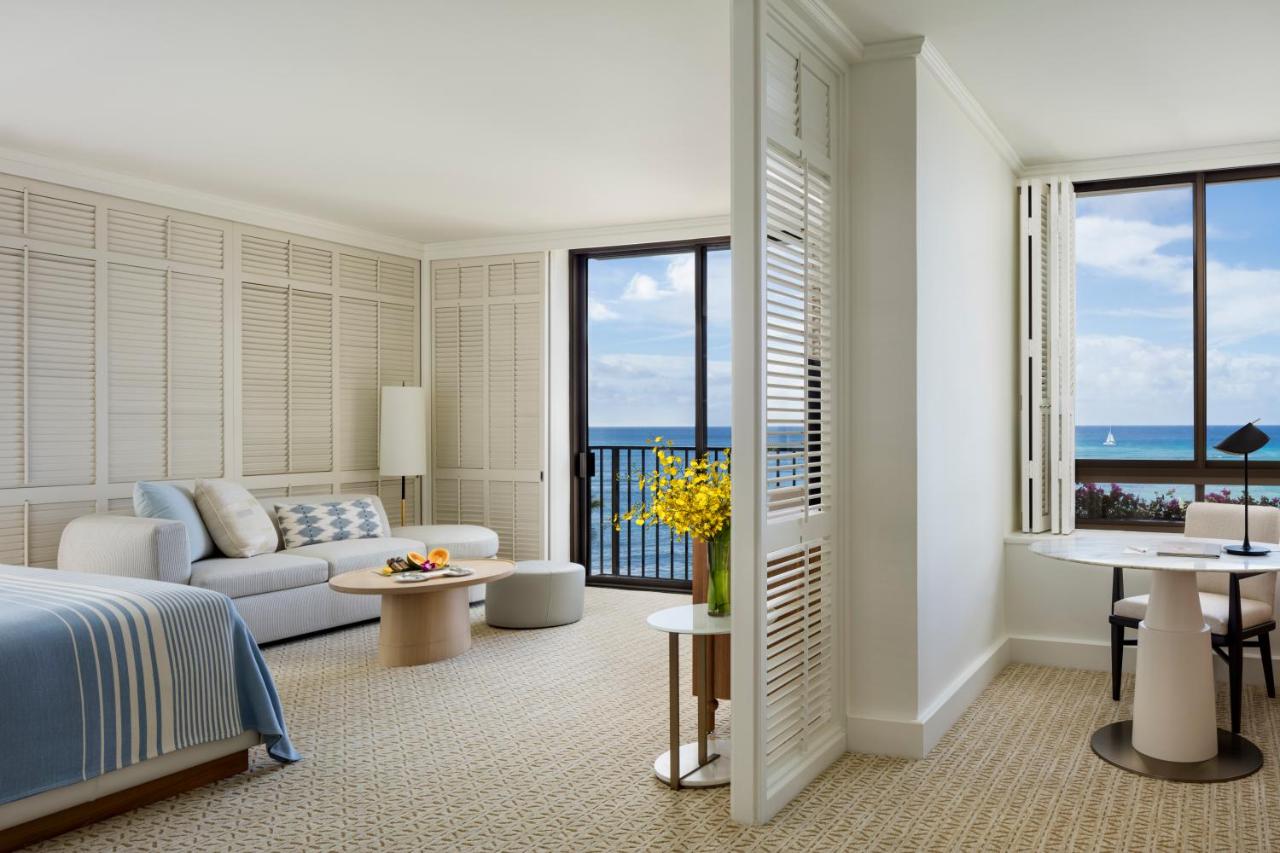 Diamond Head Junior Suite King at Halekulani