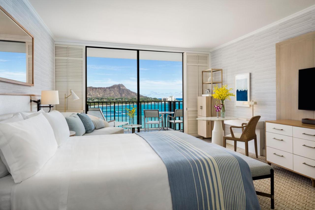 Diamond Head Oceanfront Prime King at Halekulani