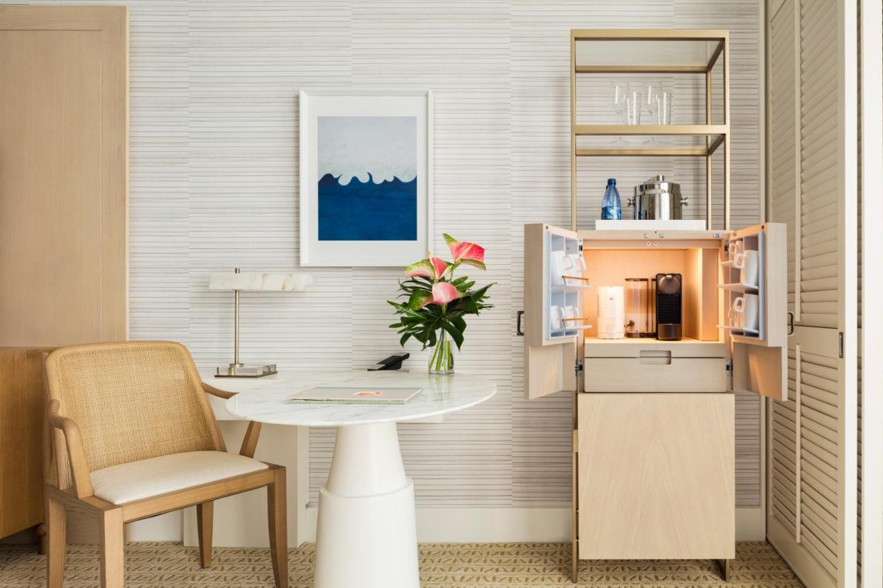 Diamond Head Oceanfront King at Halekulani