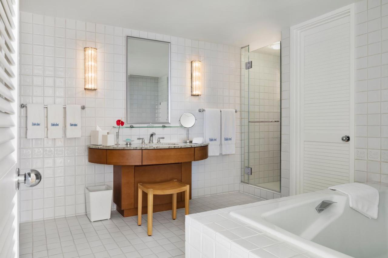 Ocean Junior Suite King at Halekulani