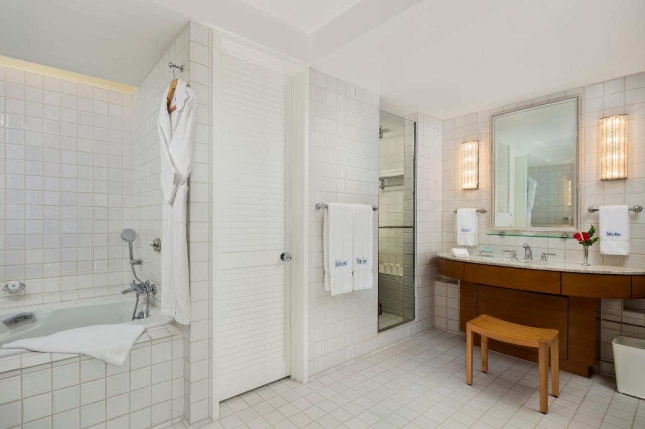 Diamond Head Suite King at Halekulani