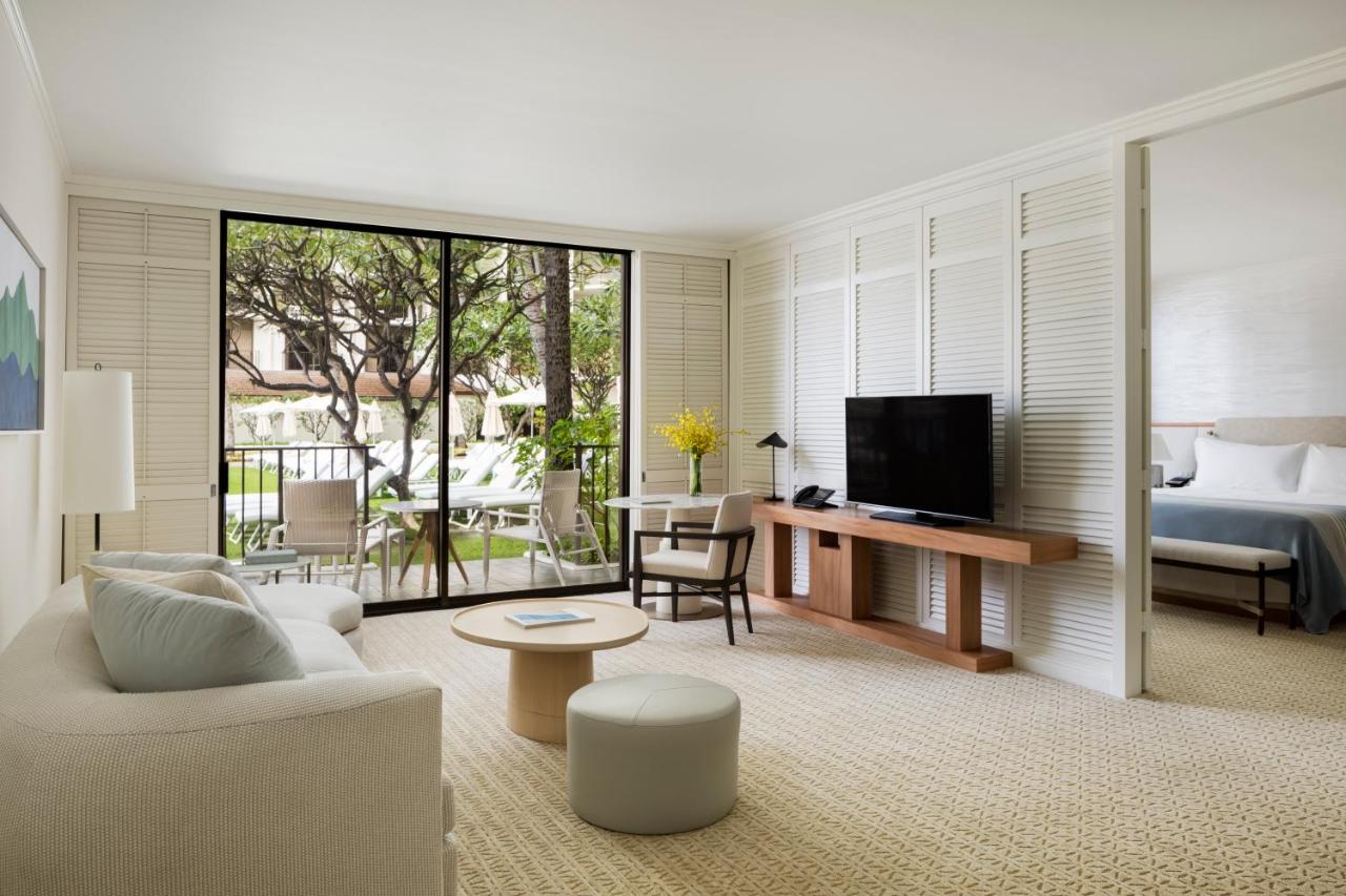 Poolside Suite King at Halekulani