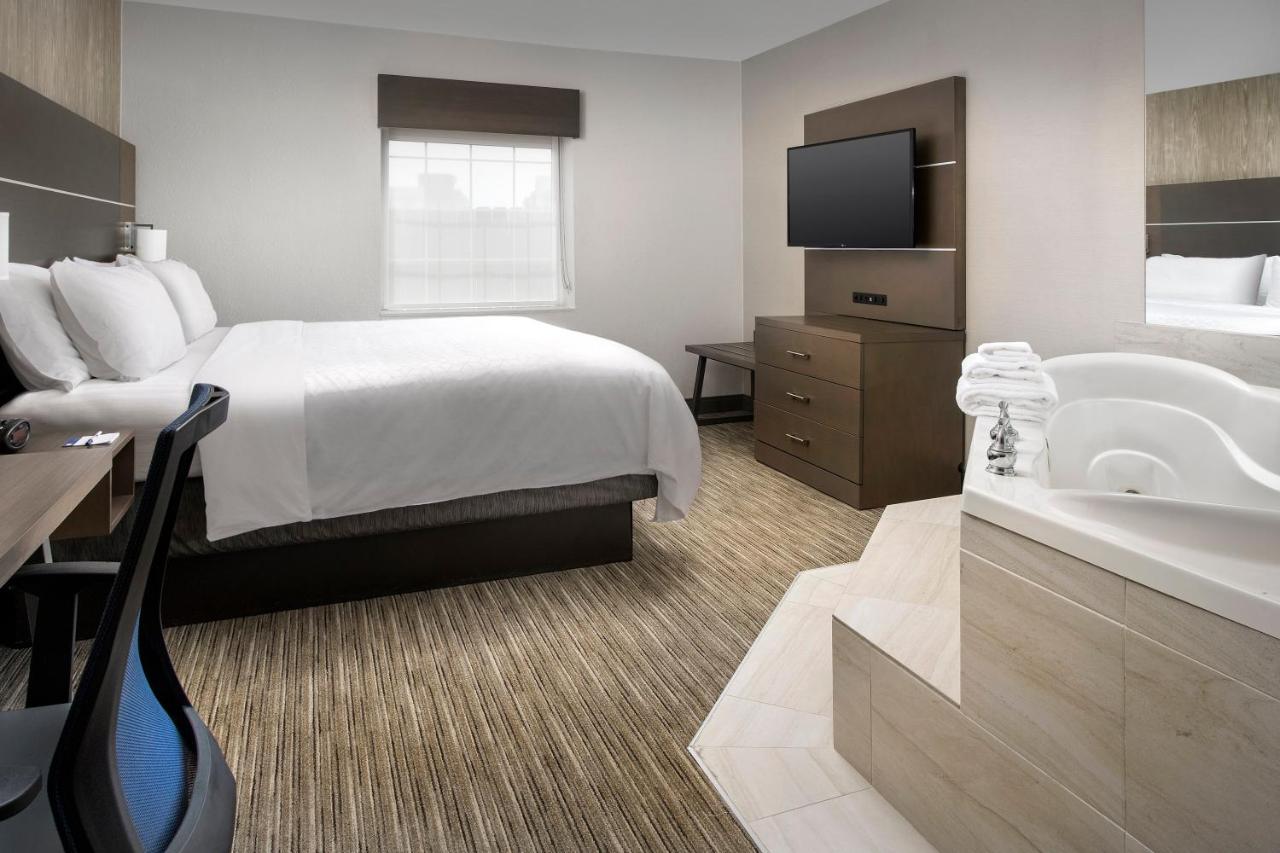 | Holiday Inn Express Hotel & Suites Annapolis, an IHG Hotel
