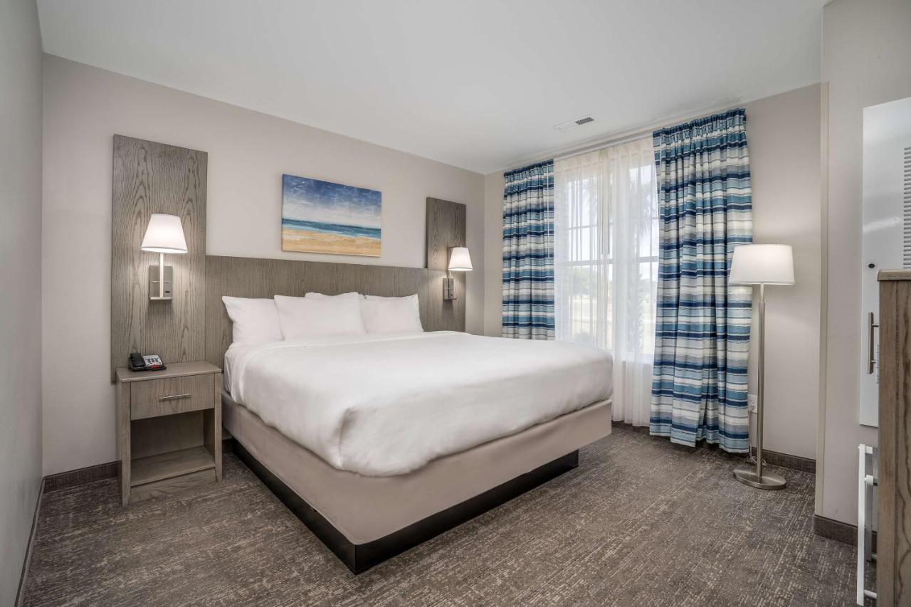 | Lighthouse Suites - Best Western Signature Collection