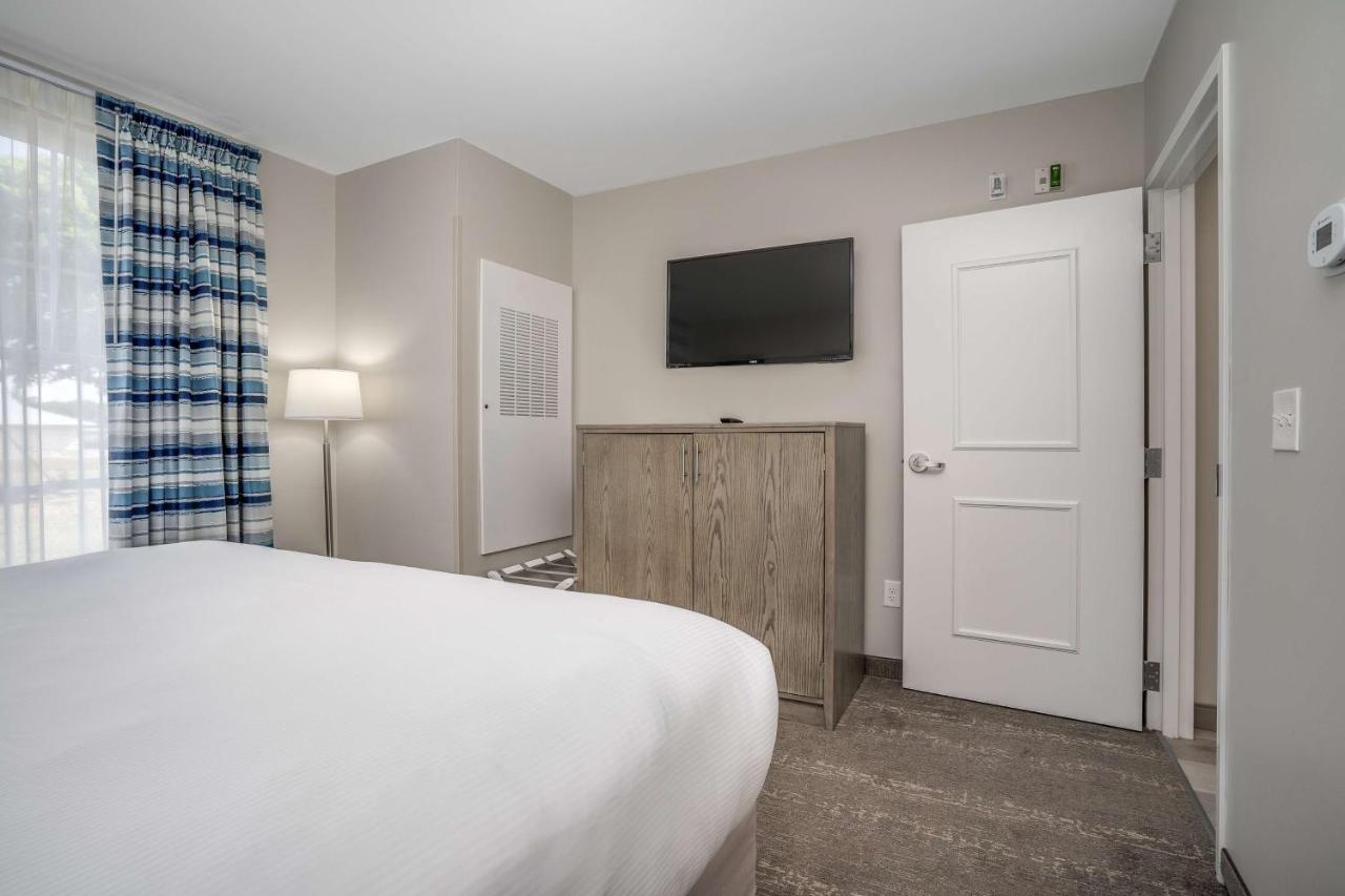 | Lighthouse Suites - Best Western Signature Collection