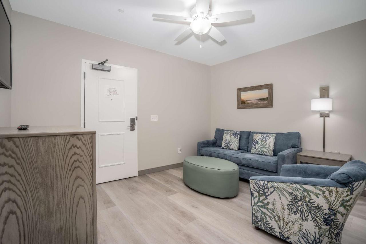 | Lighthouse Suites - Best Western Signature Collection