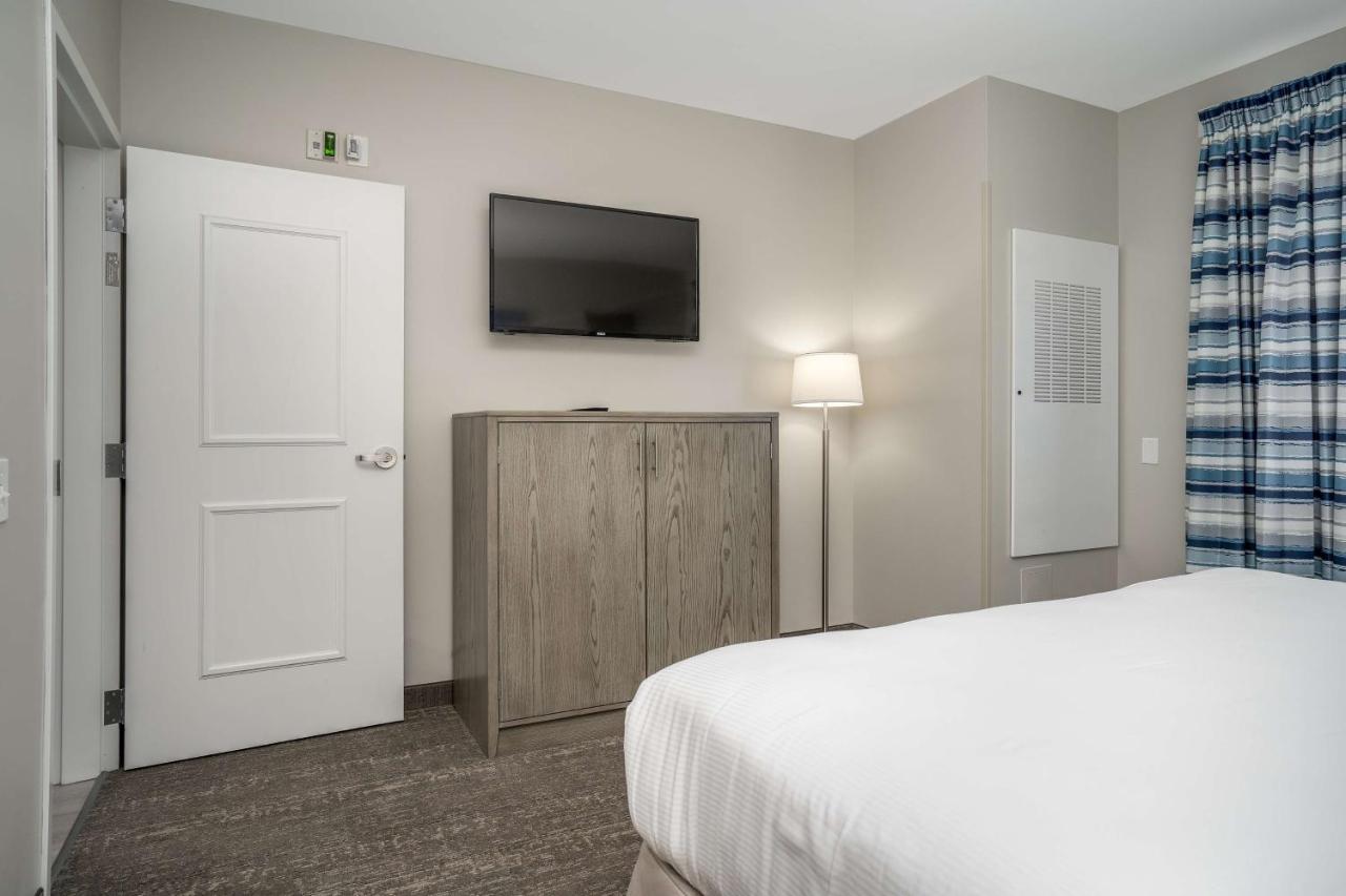 | Lighthouse Suites - Best Western Signature Collection