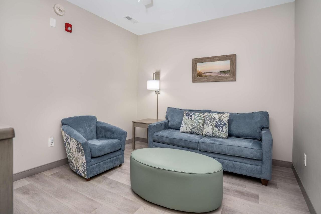 | Lighthouse Suites - Best Western Signature Collection
