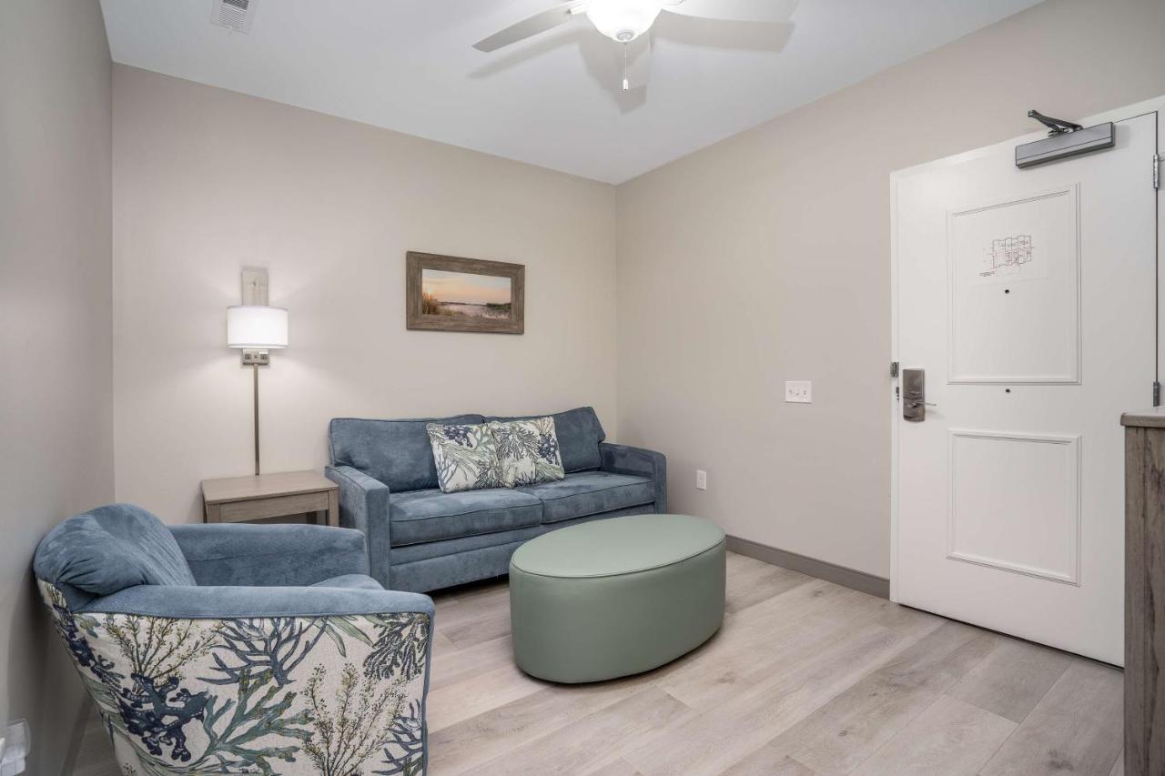 | Lighthouse Suites - Best Western Signature Collection