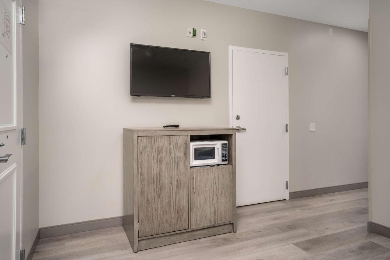 | Lighthouse Suites - Best Western Signature Collection