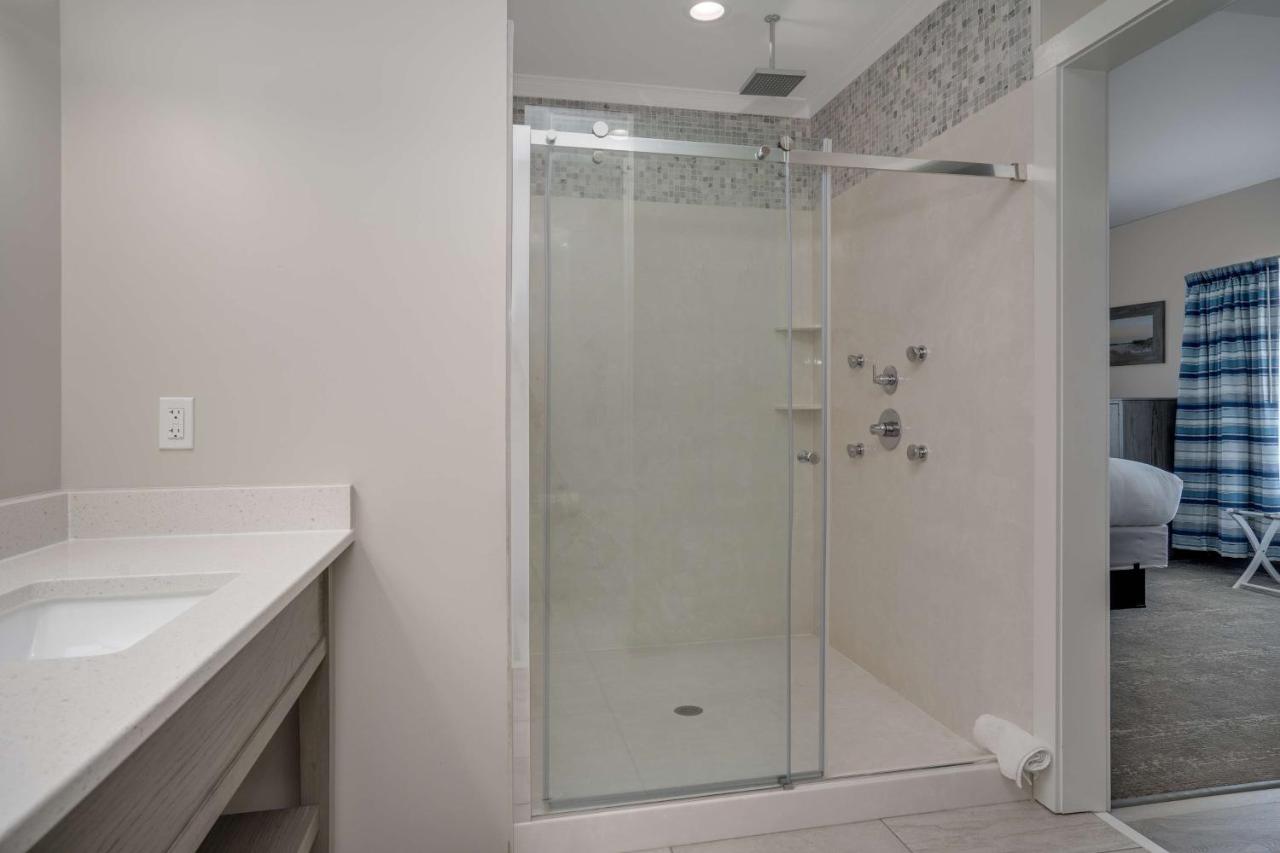 | Lighthouse Suites - Best Western Signature Collection