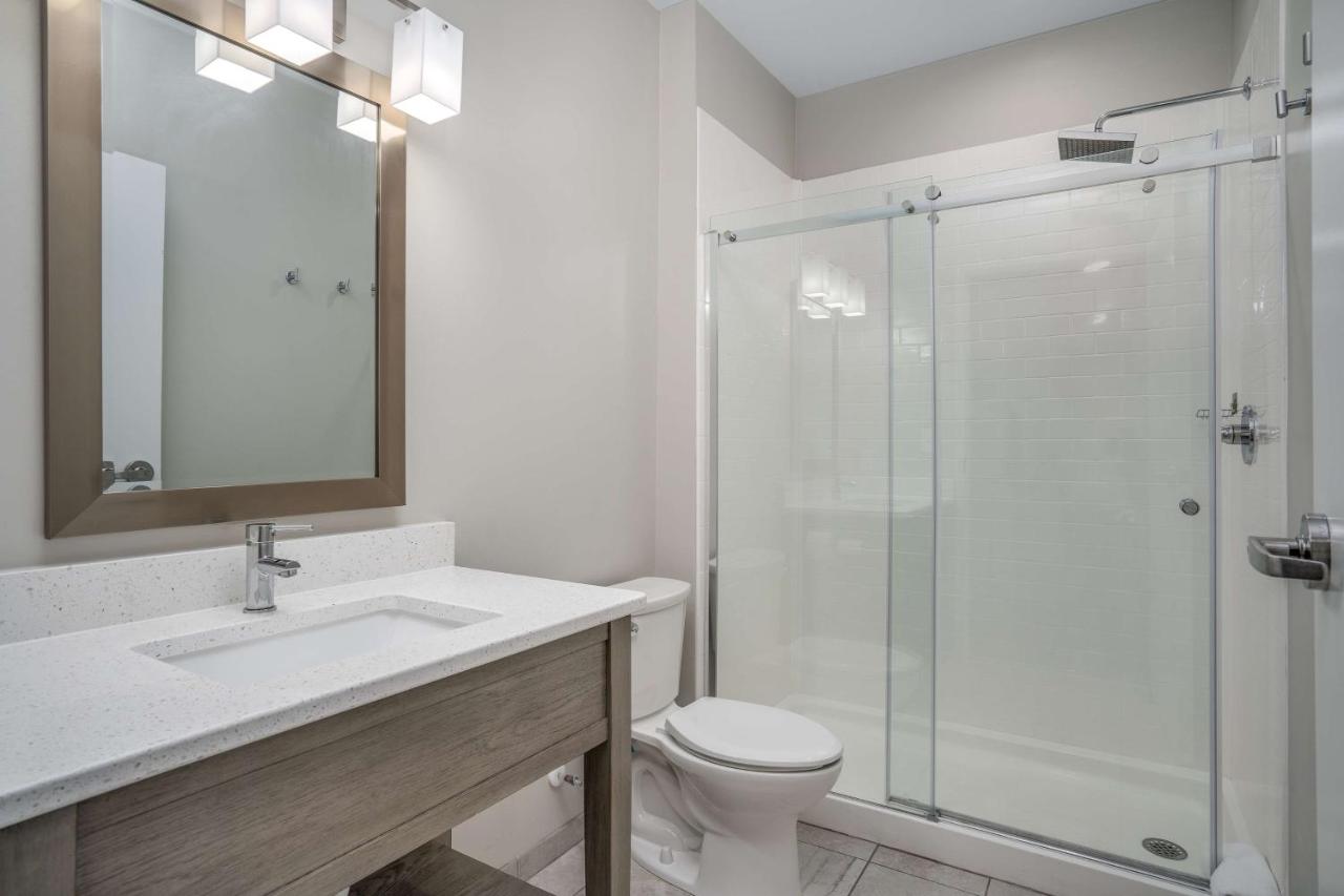 | Lighthouse Suites - Best Western Signature Collection