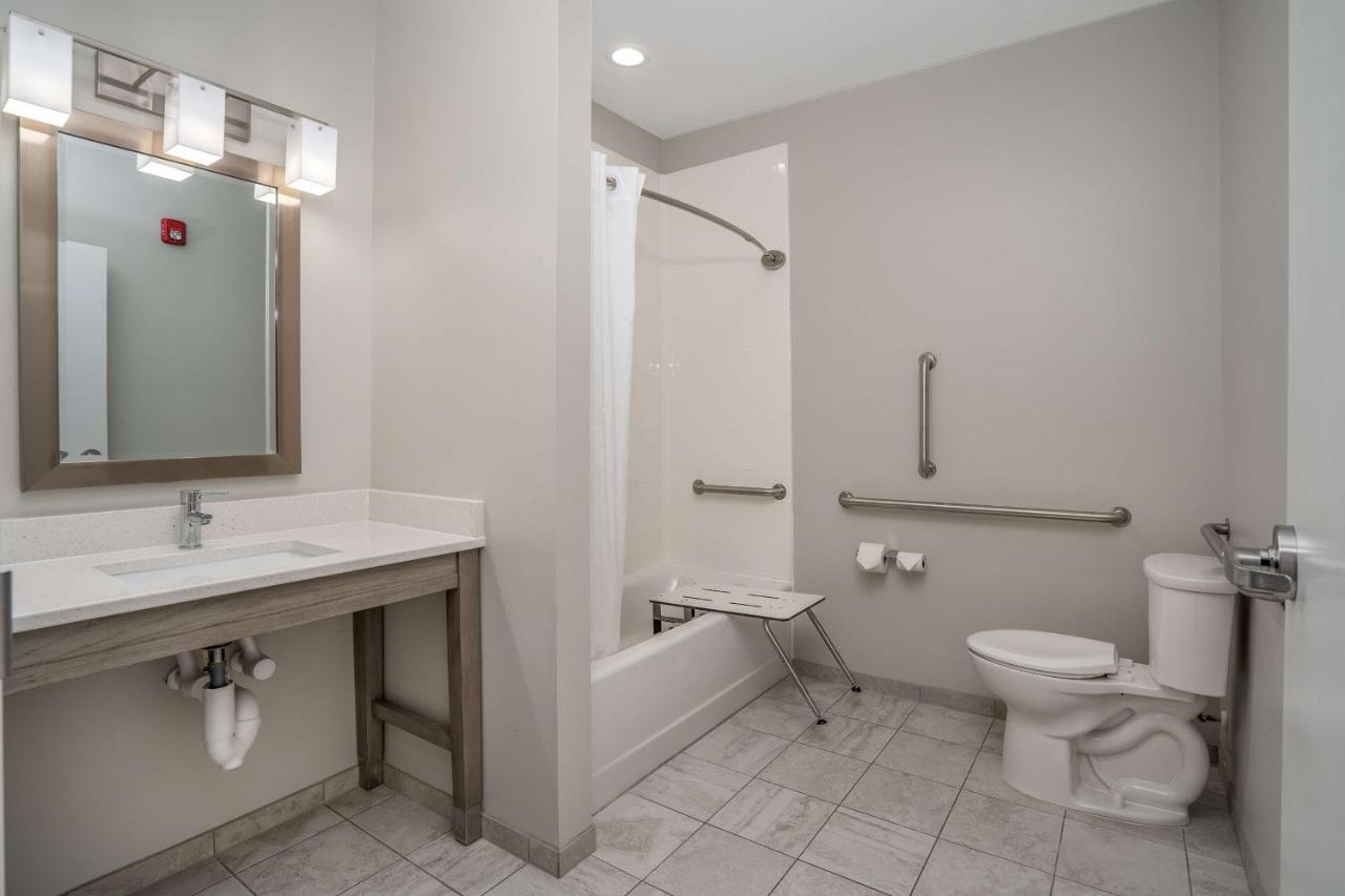 | Lighthouse Suites - Best Western Signature Collection