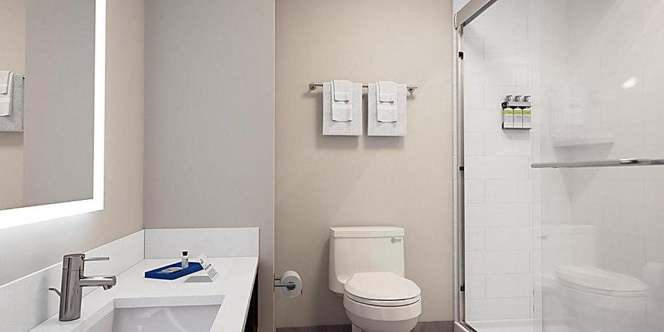 | Holiday Inn Express - Gloucester, an IHG Hotel