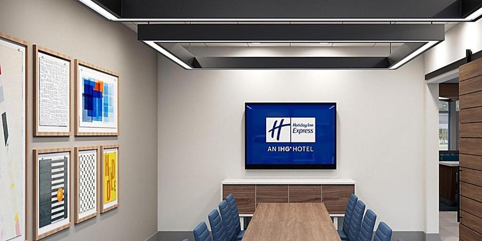 | Holiday Inn Express - Gloucester, an IHG Hotel