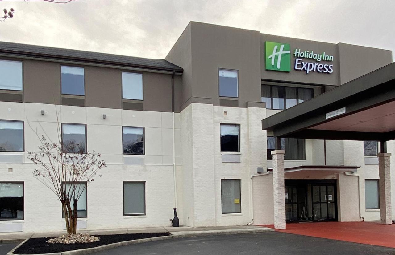 | Holiday Inn Express - Gloucester, an IHG Hotel