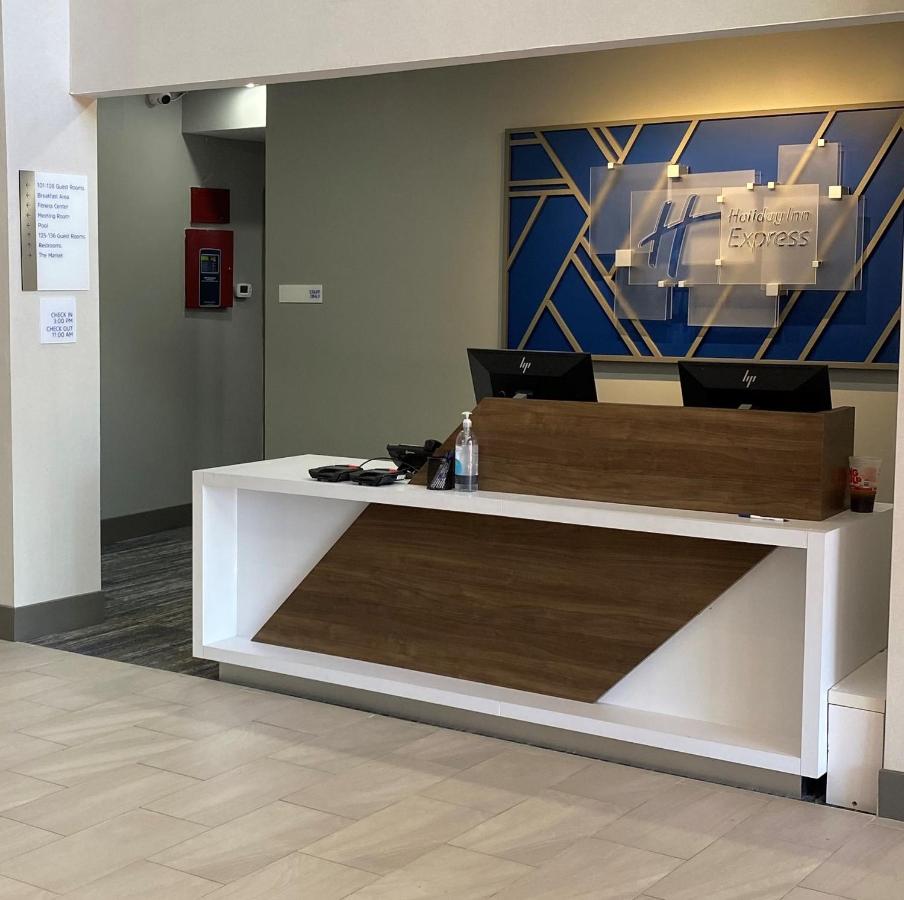 | Holiday Inn Express - Gloucester, an IHG Hotel