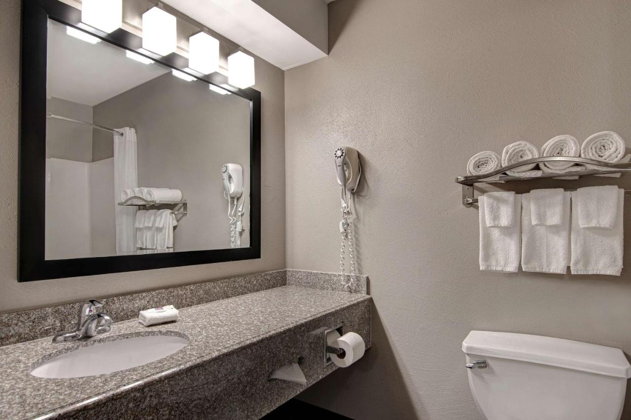 King Room - Non-Smoking at Studio 6 Pensacola, FL - West I-10