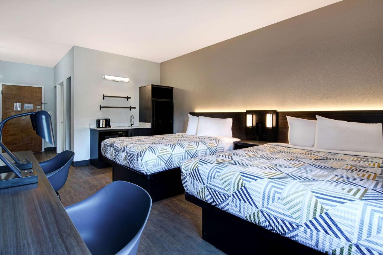Queen Room with Two Queen Beds - Non-Smoking at Studio 6 Pensacola, FL - West I-10