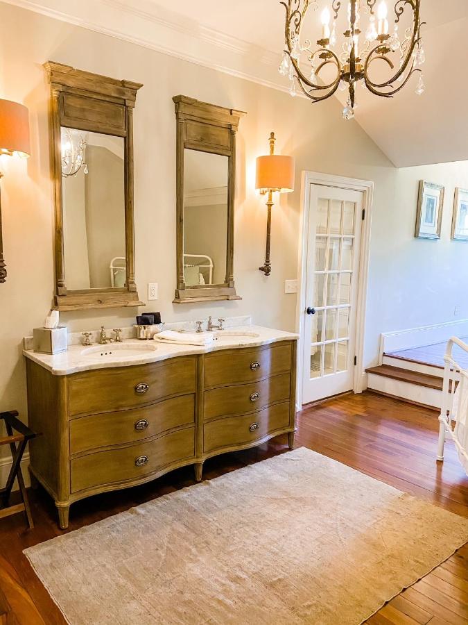 | The Twelve Oaks Bed & Breakfast
