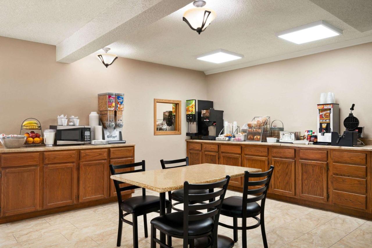  | Super 8 by Wyndham Liberal KS