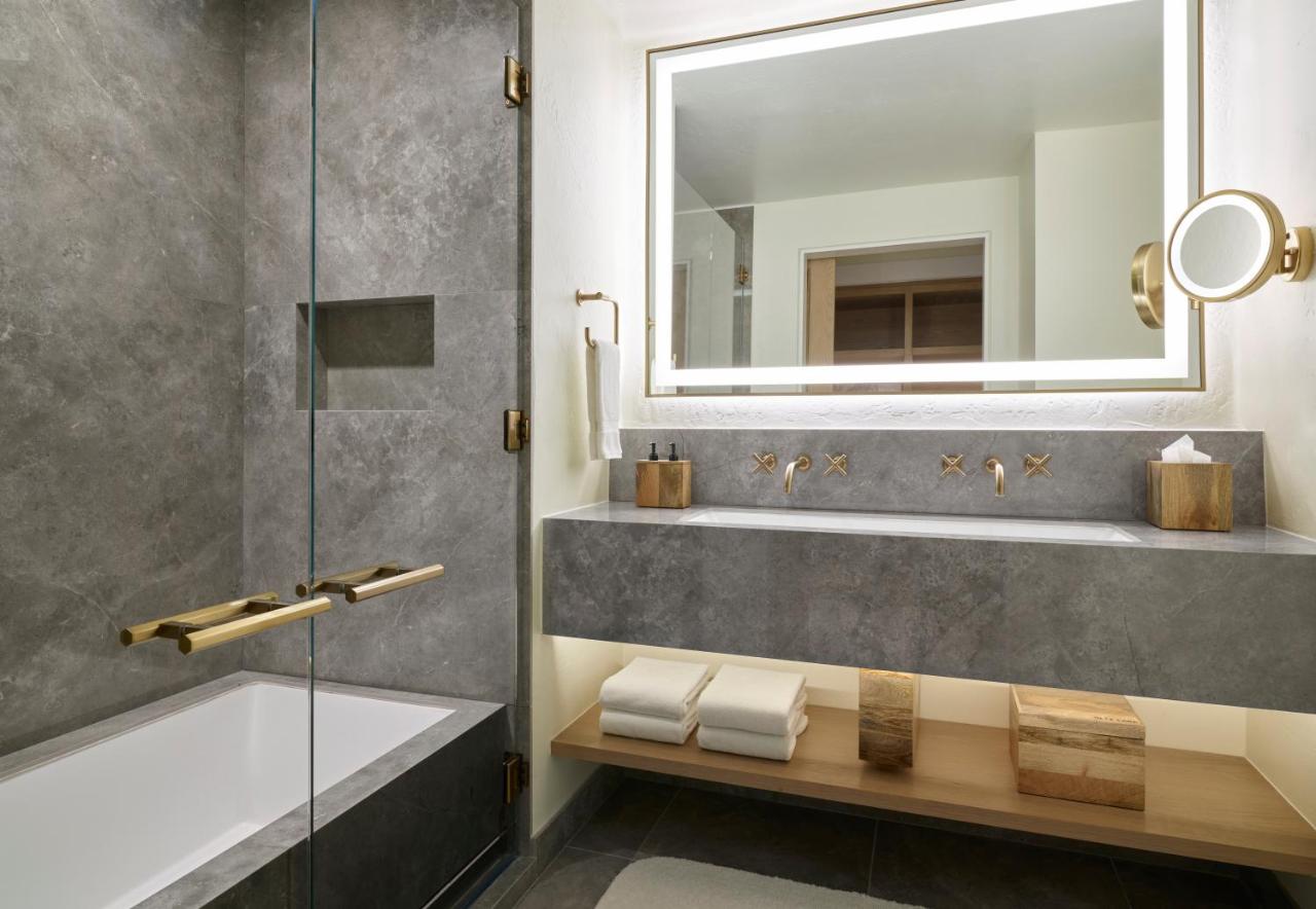 Deluxe Queen Room with Two Queen Beds at Limelight Hotel Aspen