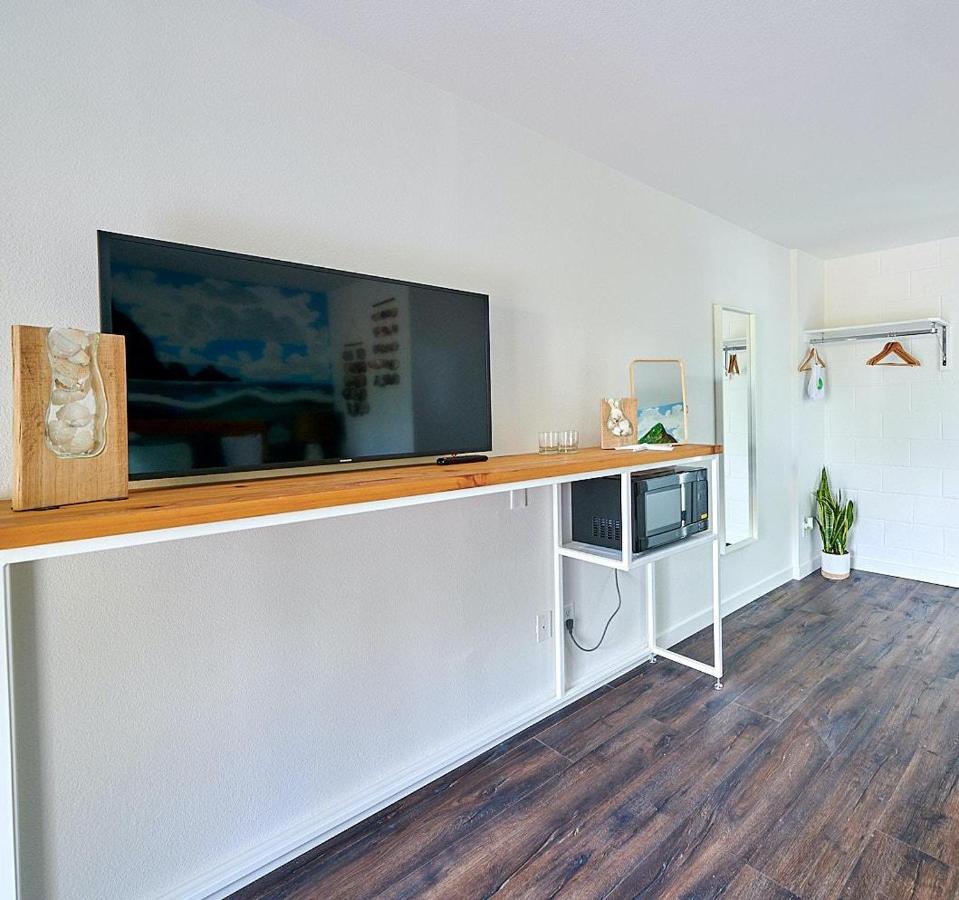  | Kenton Hotel