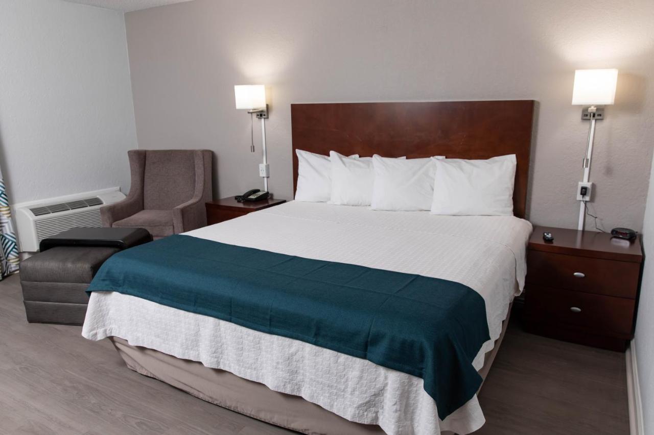King Room - Mobility Access/Non-Smoking at Studio 6 Ocala, FL