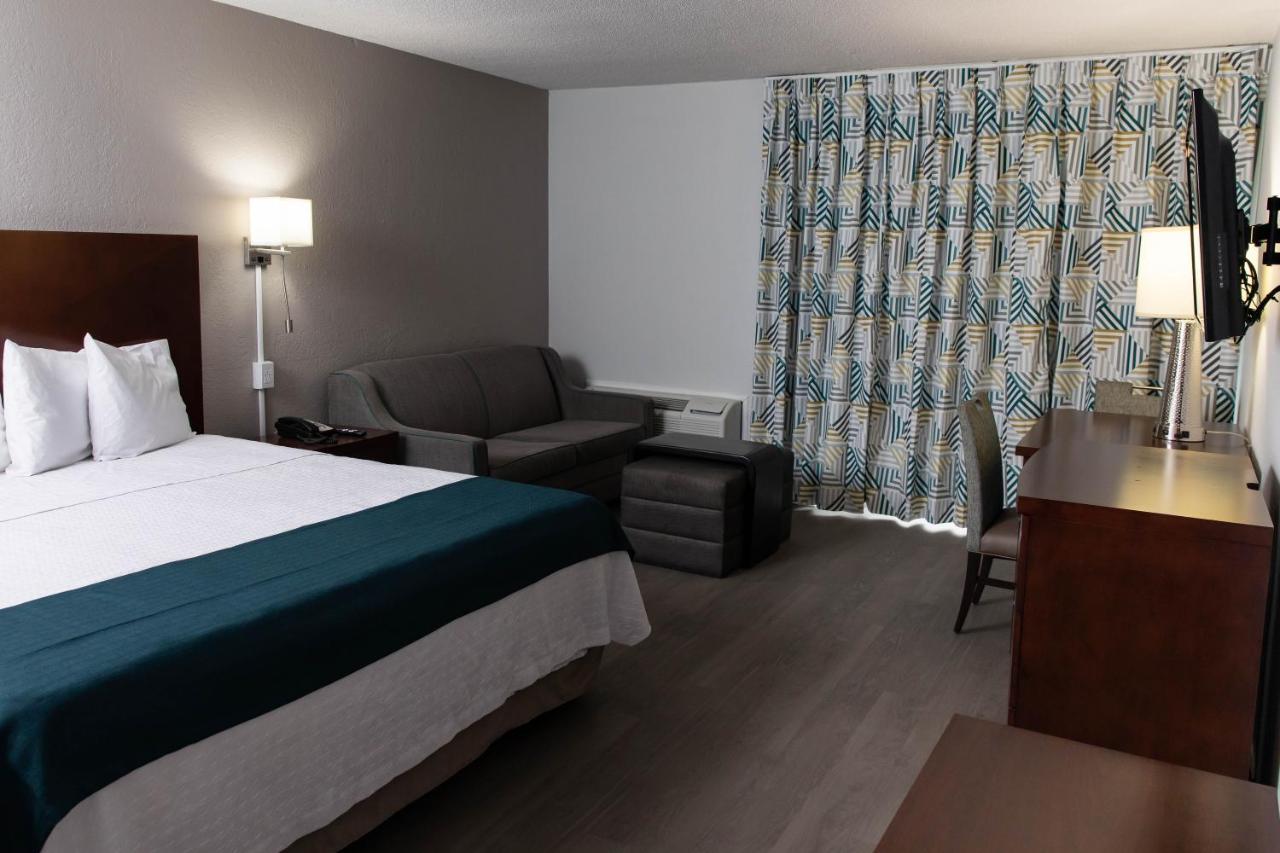 King Room - Mobility Access/Non-Smoking at Studio 6 Ocala, FL