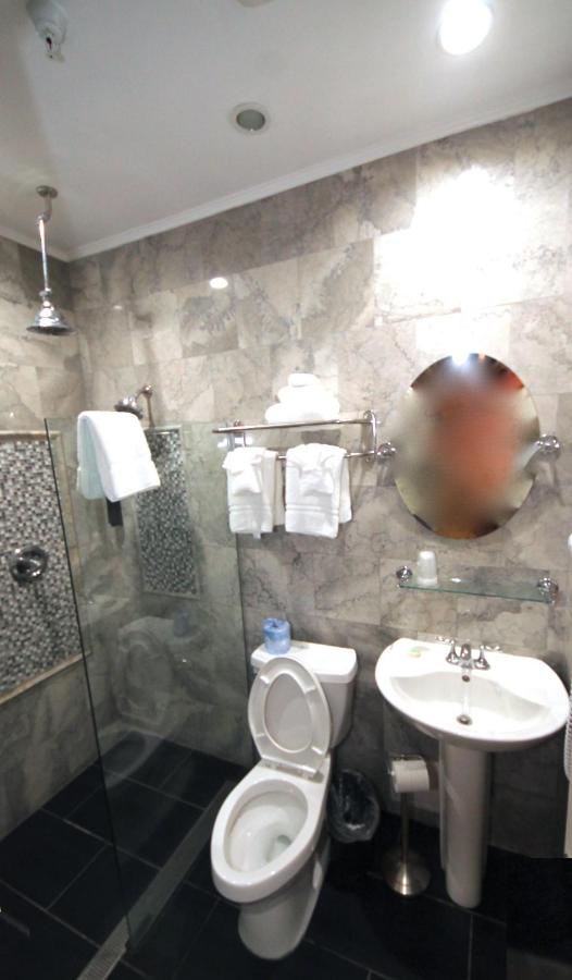 Hyde Park Hotel