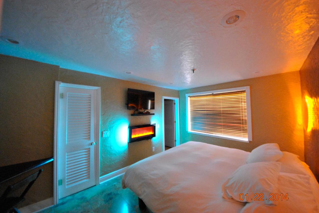 | Hyde Park Hotel