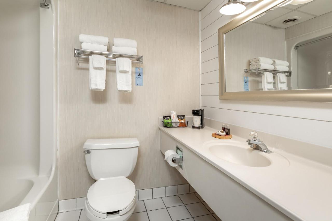 Standard King Room at THE BRANSINN Entertainment District