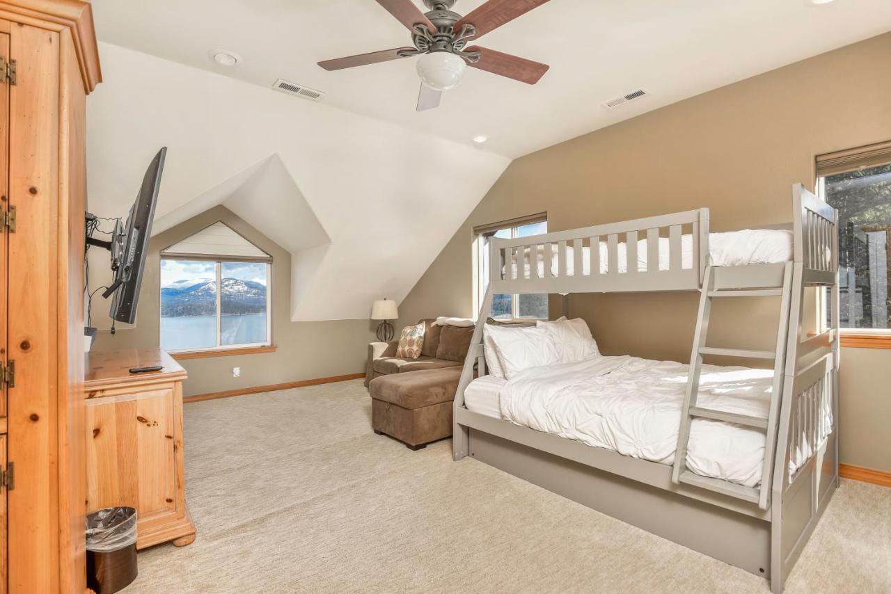 | Moosewood Haven - Ideal Lakeside Retreat