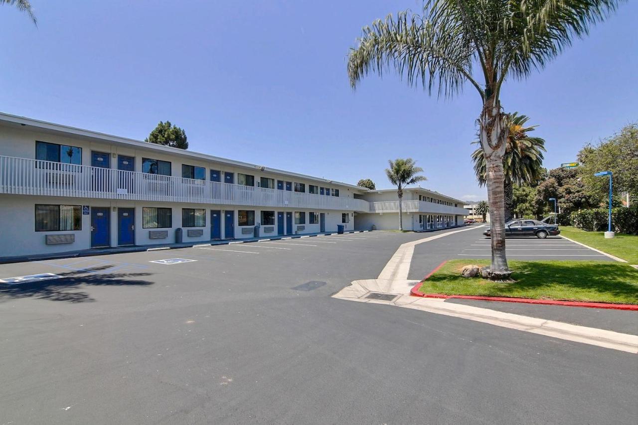 | Motel 6-Ventura, CA - Beach