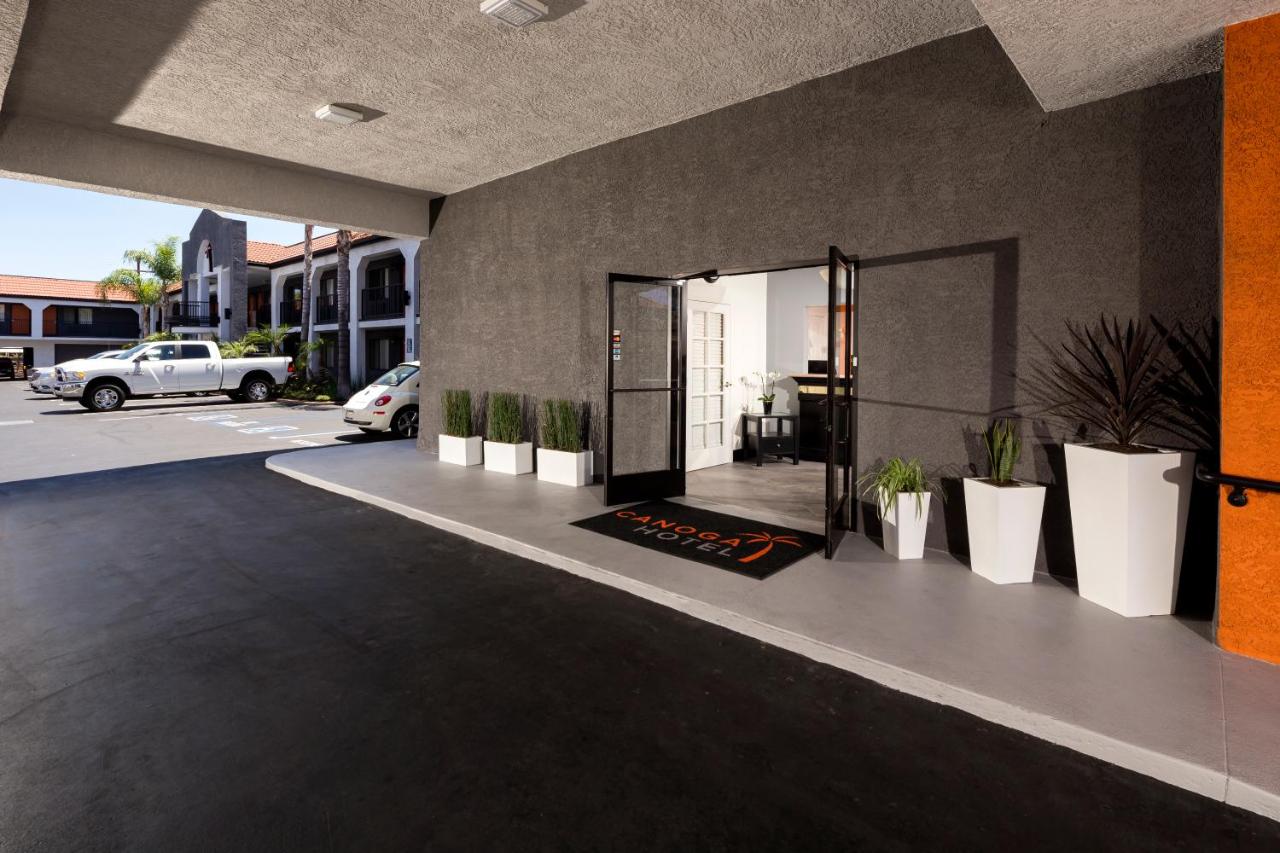 | Canoga Hotel at Warner Center