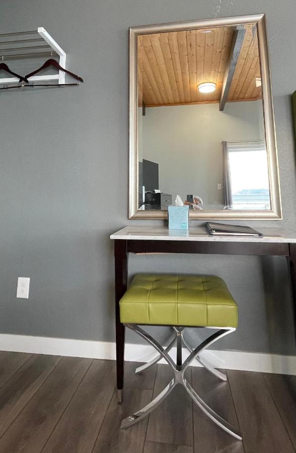 Deluxe King Room at Tides Inn & Suites