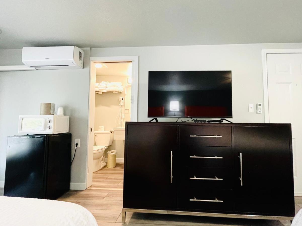 Double Room at Tides Inn & Suites