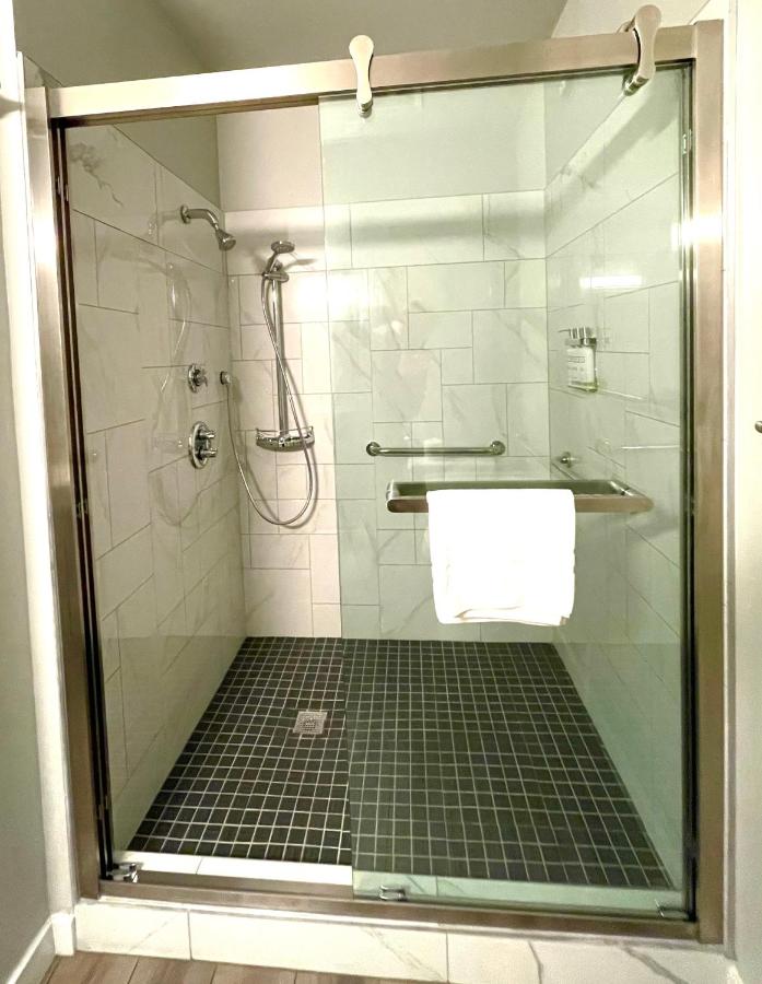 Superior Double Room at Tides Inn & Suites