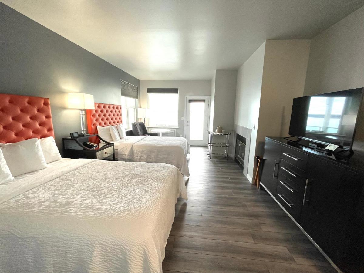 Superior Double Room at Tides Inn & Suites
