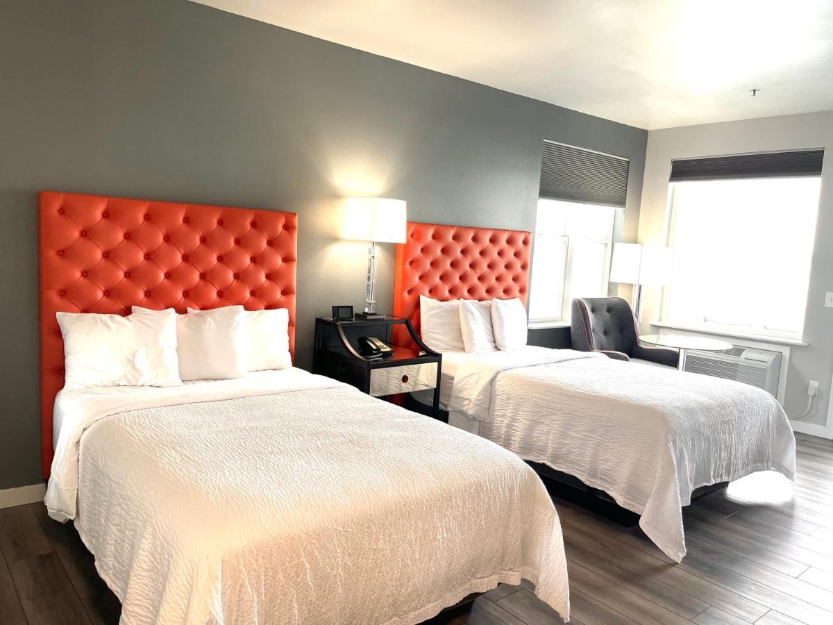 Superior Double Room at Tides Inn & Suites