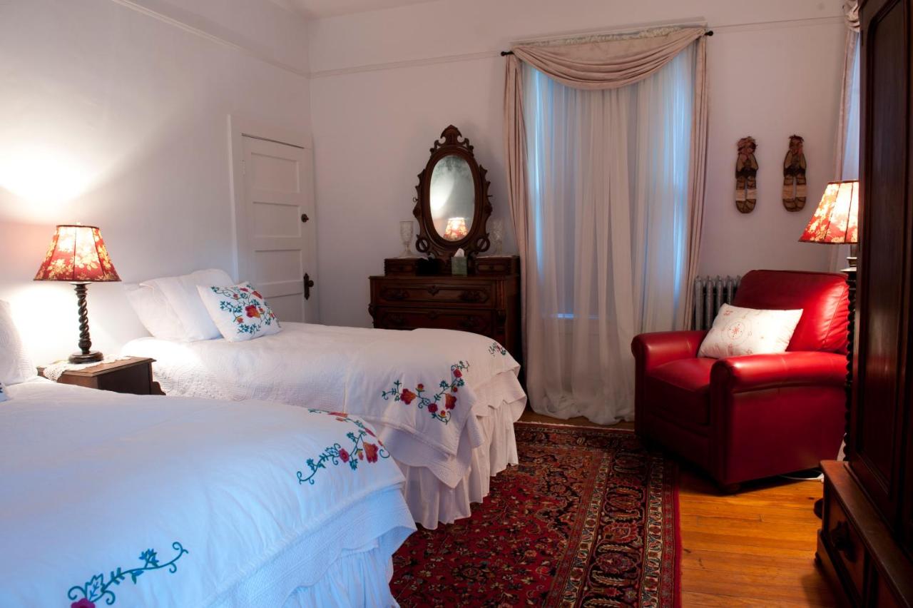 | The Jackie O' House Bed and Breakfast