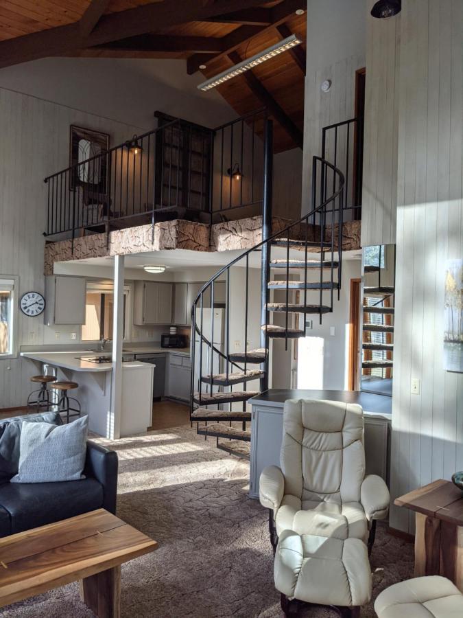  | Home nestled in the forest just outside Sisters